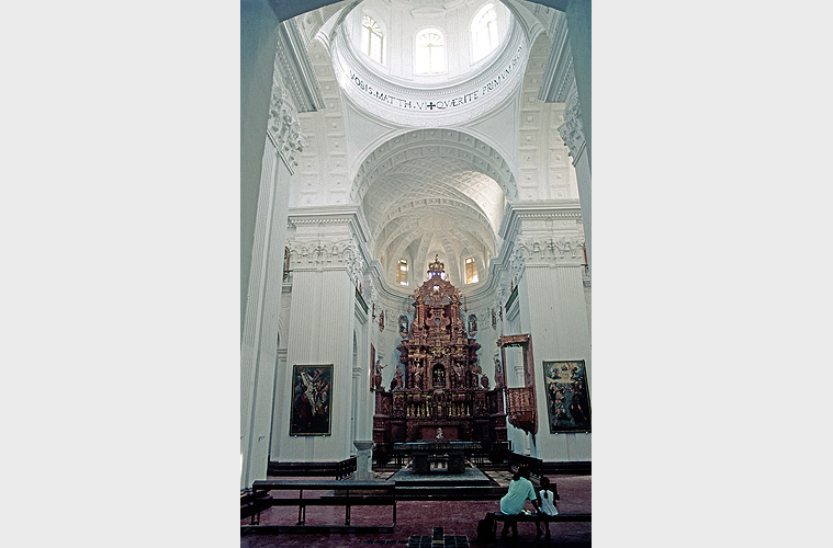 Inneres der Kirche von St. Cajetan, Old Goa - Goa 17