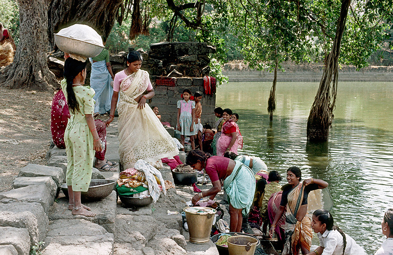 W�scherinnen am Teich, Maharashtra