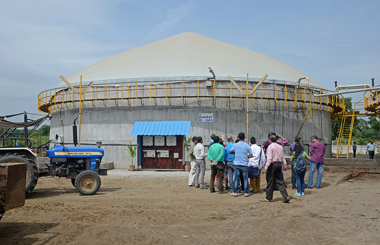 Industrielle Biogas-Gro�anlage nahe Anand, Gujarat