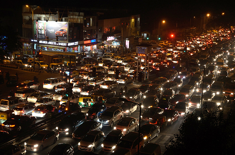  N�chtlicher Verkehrsstau in New-Delhi