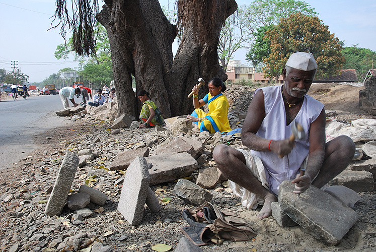Steinmetze am Stra�enrand in Pune