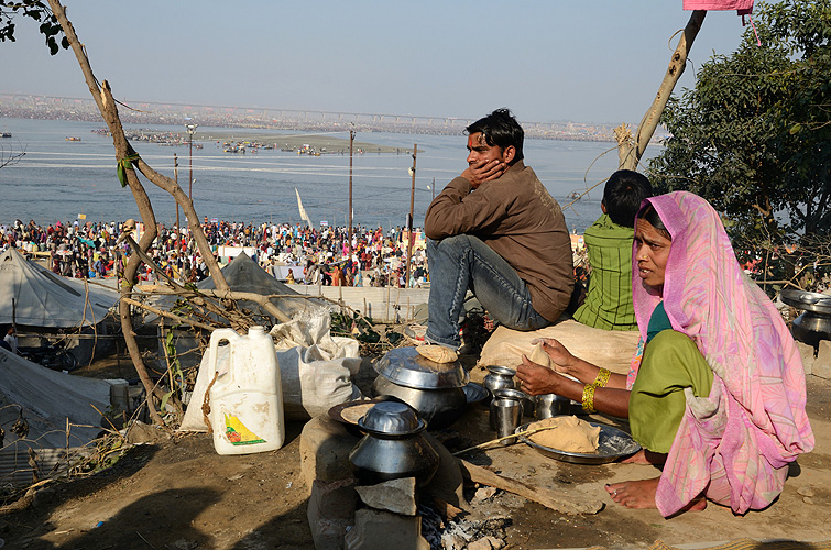 Improvisierte K�che �ber dem Gangesufer  
