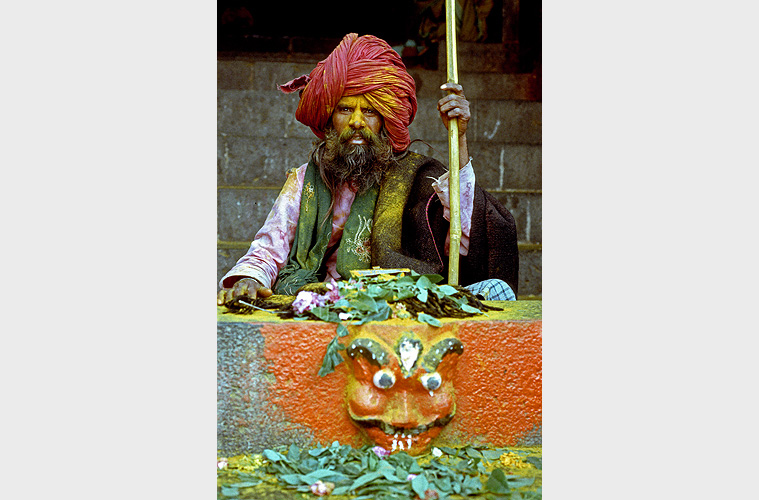 Sadhu im Tempel von Jejuri, Maharashtra