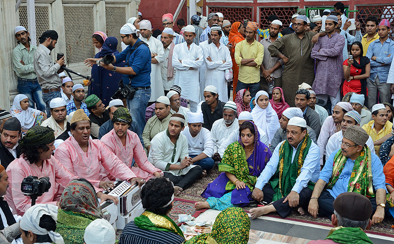 Sufi-Ges�nge (Quawali) im Dargah des Nizamuddin, Delhi - Muslime 17